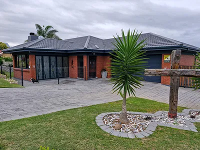 3 Bedroom House For Sale in Groot Brakrivier - Medq.webp