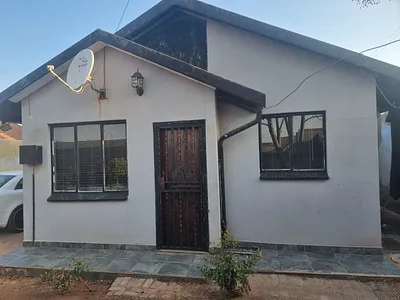 2 Bedroom House To Rent in Soweto - nbau.webp