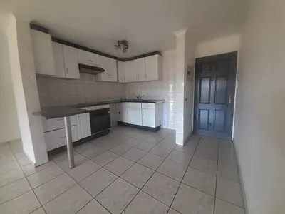 3 Bedroom Apartment For Sale in Roodepoort - img