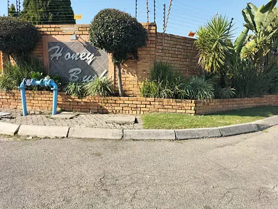 2 Bedroom Apartment For Sale in Roodepoort - TL10.webp