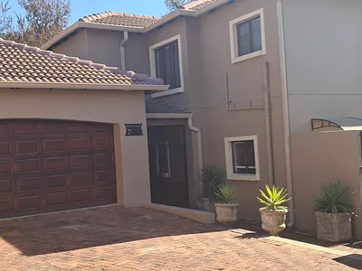 3 Bedroom Townhouse To Rent in Krugersdorp - a8G1.webp