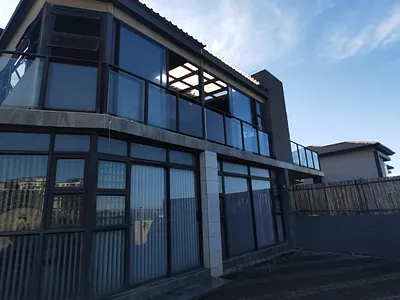 3 Bedroom House For Sale in Mossel Bay - szg8.webp