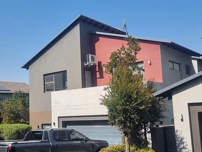 4 Bedroom House For Sale in Sandton - kECv.webp