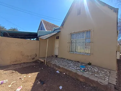 2 Bedroom House For Sale in Roodepoort - VfU8.webp