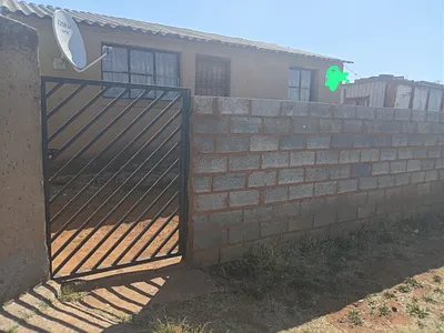 2 Bedroom House For Sale in Soweto - vgaQ.webp