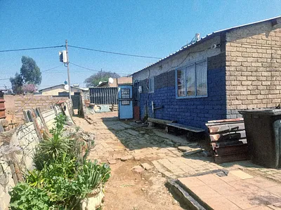 2 Bedroom House For Sale in Krugersdorp - mbHL.webp