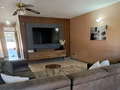 3 Bedroom Apartment For Sale in Phalaborwa - o4QS.webp