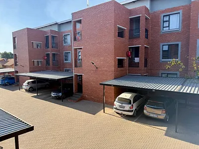 2 Bedroom Apartment For Sale in Roodepoort - W2Kg.webp