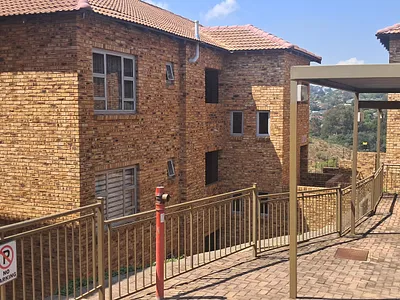 3 Bedroom Townhouse To Rent in Krugersdorp - img