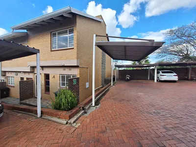 2 Bedroom Townhouse For Sale in Krugersdorp - img