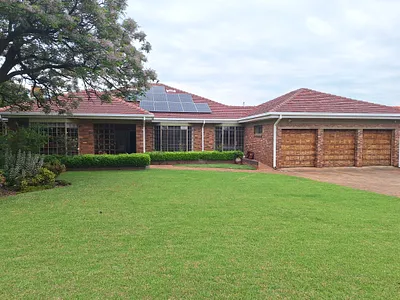 4 Bedroom House For Sale in Krugersdorp - img