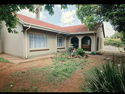 5 Bedroom House For Sale in Randfontein - img