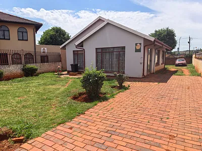 3 Bedroom House For Sale in Johannesburg - nrDn.webp