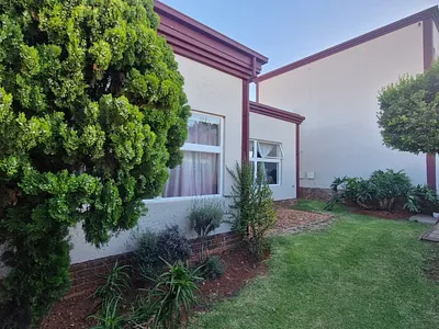 2 Bedroom Townhouse To Rent in Roodepoort - XVDD.webp