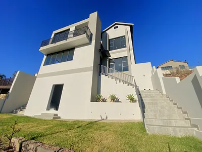 3 Bedroom House For Sale in Roodepoort - t61c.webp