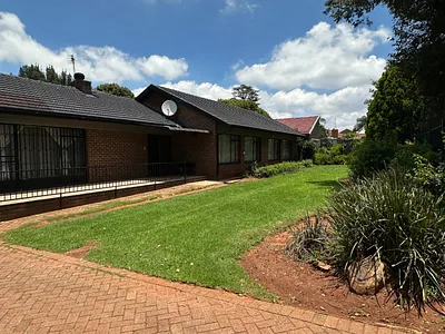 4 Bedroom House For Sale in Roodepoort - XMrs.webp