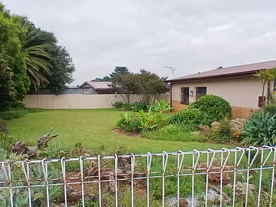 3 Bedroom House For Sale in Roodepoort - bJTG.webp