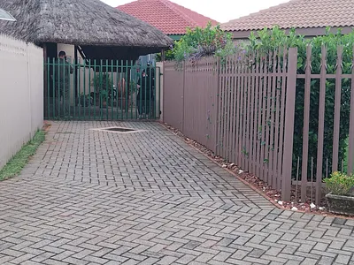 2 Bedroom Townhouse For Sale in Randfontein - MLQP.webp