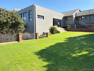 3 Bedroom House For Sale in Roodepoort - jR6G.webp