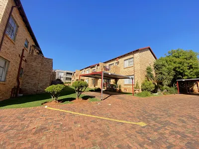 2 Bedroom Apartment For Sale in Roodepoort - H1cv.webp