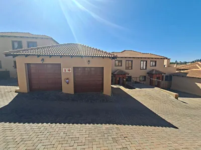 2 Bedroom Townhouse For Sale in Krugersdorp - HM9Q.webp