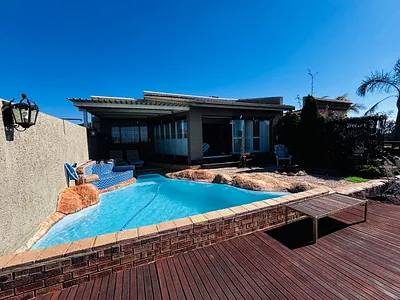 2 Bedroom Townhouse For Sale in Krugersdorp - 8dvx.webp