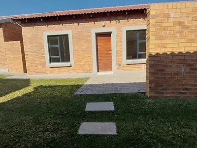 3 Bedroom Townhouse To Rent in Secunda - hlsq.webp