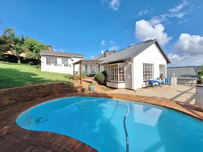 4 Bedroom House For Sale in Roodepoort - ZW1l.webp