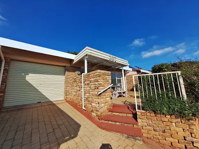 1 Bedroom Townhouse For Sale in Krugersdorp - rfD3.webp