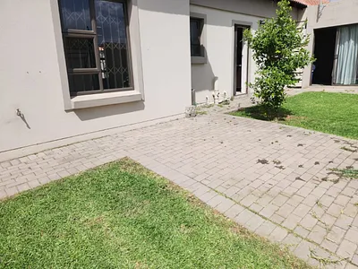 3 Bedroom House For Sale in Secunda - Eof0.webp