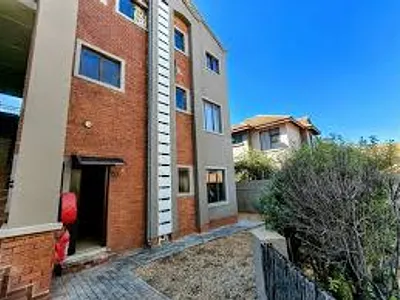 2 Bedroom Townhouse For Sale in Roodepoort - aIs5.webp