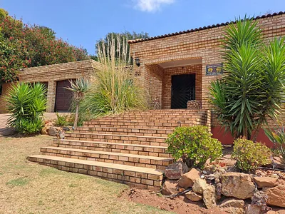 4 Bedroom House For Sale in Krugersdorp - kugs.webp