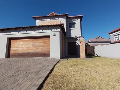 3 Bedroom House To Rent in Secunda - woEQ.webp