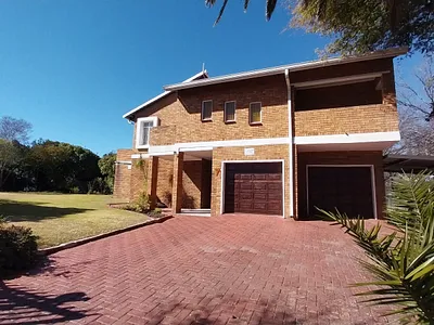5 Bedroom House For Sale in Secunda - tSaY.webp