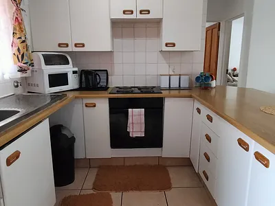 2 Bedroom Apartment For Sale in Roodepoort - 6M0J.webp