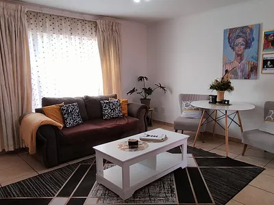 2 Bedroom Apartment For Sale in Roodepoort - KQl6.webp