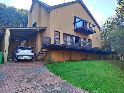 2 Bedroom Townhouse To Rent in Krugersdorp - 2KCc.webp