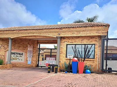 3 Bedroom Apartment For Sale in Krugersdorp - WlJ3.webp