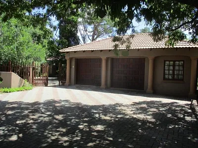4 Bedroom House To Rent in Secunda - 8ovr.webp