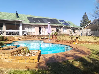 3 Bedroom House For Sale in Krugersdorp - SMuN.webp