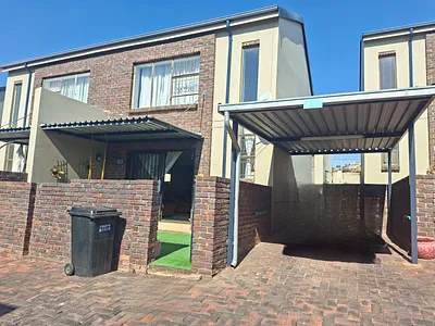 2 Bedroom Townhouse For Sale in Krugersdorp - 1n5f.webp