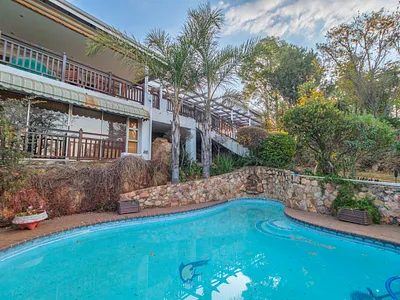 4 Bedroom House To Rent in Roodepoort - raF0.webp