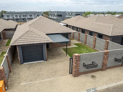 2 Bedroom House For Sale in Secunda - Z2B4.webp