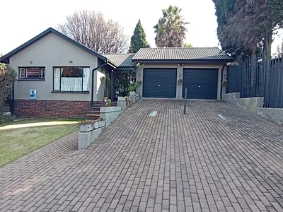 3 Bedroom House For Sale in Roodepoort - Kvfw.webp