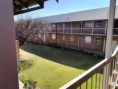 2 Bedroom Apartment For Sale in Roodepoort - kXad.webp