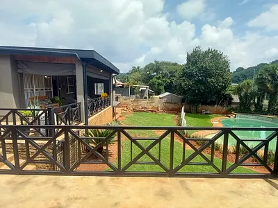 4 Bedroom House For Sale in Roodepoort - kRV4.webp