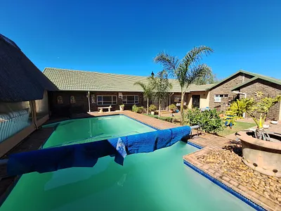 4 Bedroom House For Sale in Krugersdorp - F4jO.webp