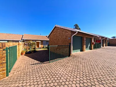 2 Bedroom Townhouse For Sale in Krugersdorp - Wxjr.webp