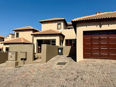 2 Bedroom Townhouse For Sale in Krugersdorp - Ojgc.webp