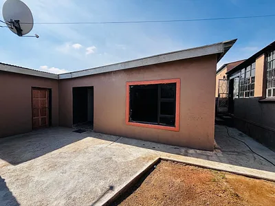 1 Bedroom House To Rent in Krugersdorp - img